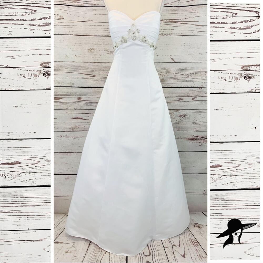 Like New Mary's Bridal Strapless Beaded Wedding Gown, Size 4, Corset Back